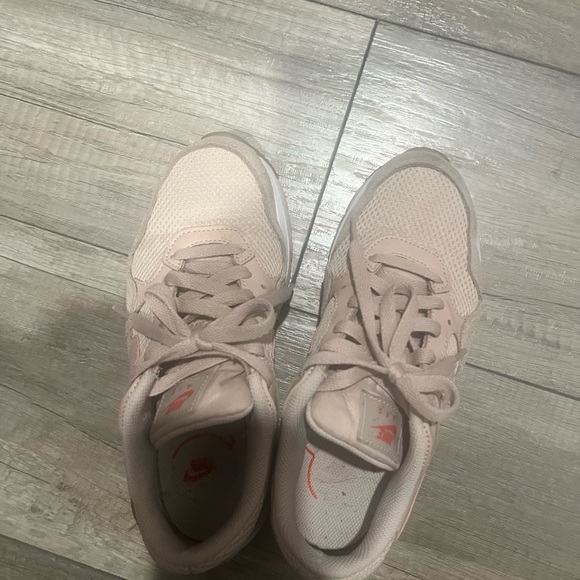 Nike women’s - Picture 3 of 5